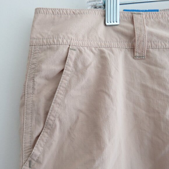 COLUMBIA Coral Point III Omni Shade Shorts in Fossil Tan Outdoor Gorpcore 14 NWT - Picture 9 of 16